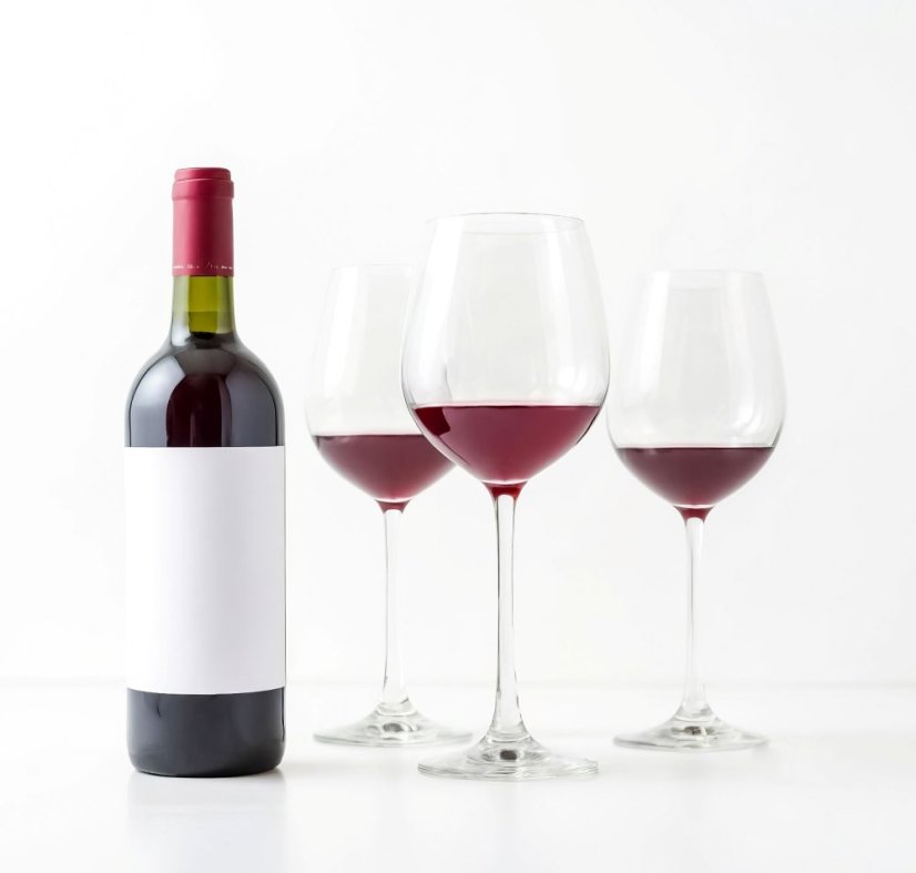 Poslední 100% degustace červeného před létem, Zdroj: https://www.vecteezy.com/free-photos