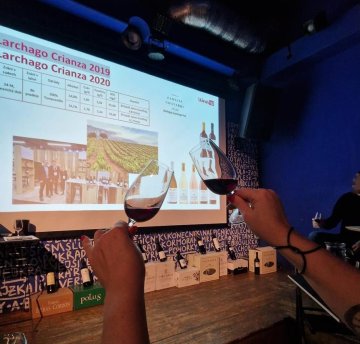 Wines4U ochutnávka červeného vína Wines4U ochutnávka červeného vína