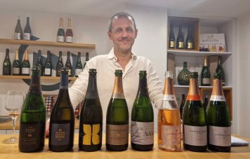 Cava ochutnávka. To je spousta vzorků a mnoho poznámek Cava ochutnávka. To je spousta vzorků a mnoho poznámek