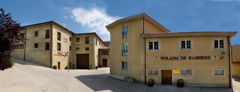 Solana de Ramirez Ruiz, sídlo vinařství v Abalos, Rioja Alta
